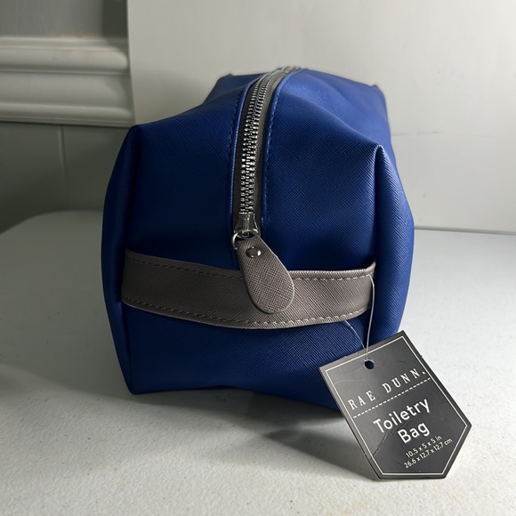Rae Dunn toiletry bag for men - Picture 4 of 7